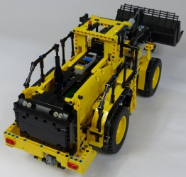 Lego Technic 42030 Volvo L350F