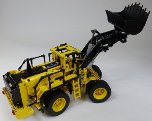 Lego Technic 42030 Volvo L350F