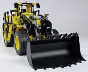 Lego Technic 42030 Volvo L350F