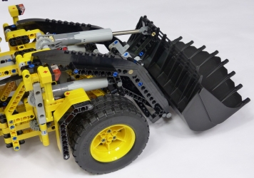 Lego Technic 42030 Volvo L350F