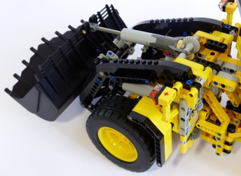 Lego Technic 42030 Volvo L350F