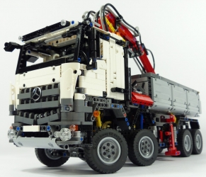 Lego Technic 42043 Mercedes-Benz Arocs 3245