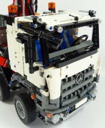 Lego Technic 42043 Mercedes-Benz Arocs 3245