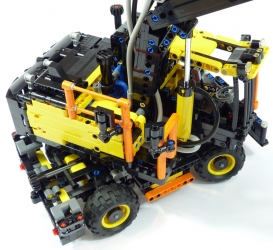 Lego Technic 42053 Pelle sur pneus Volvo EW160E