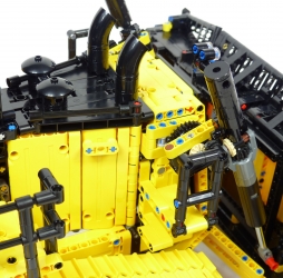 Lego Technic 42131 Bulldozer Caterpillar D11