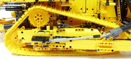 Lego Technic 42131 Bulldozer Caterpillar D11