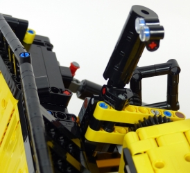 Lego Technic 42131 Bulldozer Caterpillar D11