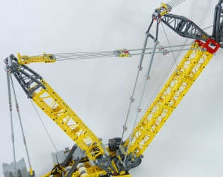 Lego Technic 42146 Grue treillis sur chenilles Liebherr LR 13000