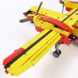 Lego Technic 42152 Avion bombardier eau