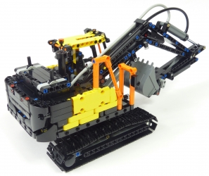 Lego Technic 42175 Camion Volvo FMX excavatrice EC230