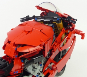 Lego Technic 42202 Moto Ducati Panigale V4 S