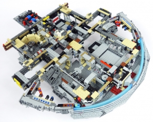 Lego Star Wars UCS 75192 Millenium Falcon