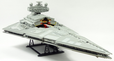 Lego Star Wars UCS 75252 Imperial Star Destroyer