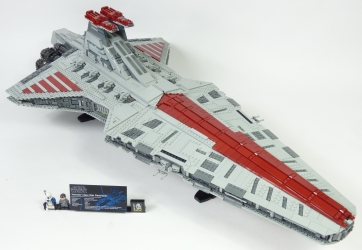 Lego Star Wars UCS 75367 Venator Star Destroyer