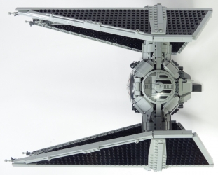 Lego Star Wars UCS 75382 TIE Interceptor