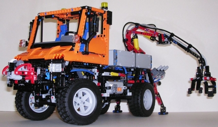 Lego Technic 8110 Mercedes-Benz Unimog U400