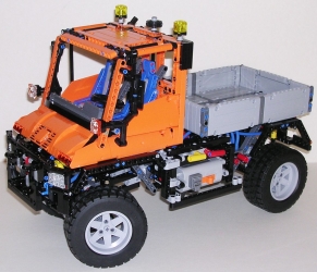 Lego Technic 8110 Mercedes-Benz Unimog U400